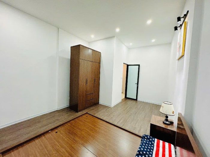 (Nhà mới) Bán nhà 4 tầng Đê La Thành, tặng nội thất diện tích 23m2 - Hình ảnh 2