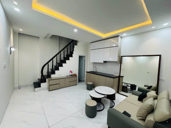 Bán nhà 5 tầng Đê La Thành, nhà đẹp, nội thất còn mới, diện tích 25m2
