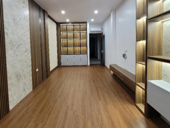 (TM) Nhà đẹp Yên Lãng 5 tầng thang máy full nội thất gần ô tô diện tích 56m2