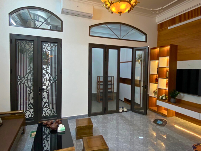 Bán nhà đẹp Láng Hạ 2 mặt thoáng, có sân để xe, full nội thất, 50m2