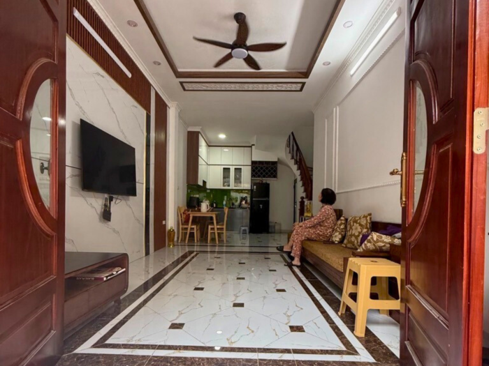 Bán nhà 5 tầng phố Khâm Thiên, trước nhà thoáng sáng, diện tích 42m2