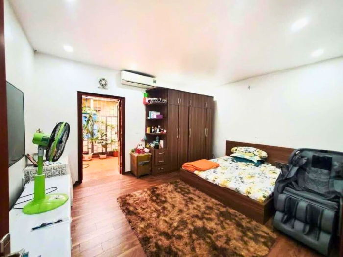 Bán nhà Đê La Thành, dân xây, nở hậu, sân để xe rộng, diện tích nhà 49m2 - Hình ảnh 3