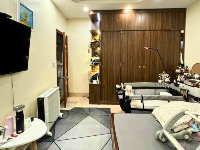 Bán nhà Khâm Thiên mặt tiền khủng 5.6m thoáng sáng, ngõ thông, gần ô tô - Hình ảnh 5