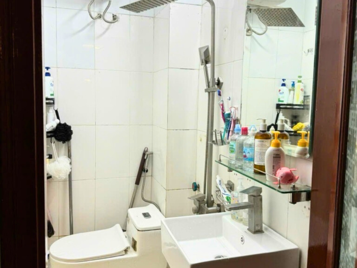 Bán nhà Khâm Thiên mặt tiền khủng 5.6m thoáng sáng, ngõ thông, gần ô tô - Hình ảnh 6