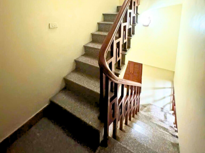 Bán nhà Khâm Thiên mặt tiền khủng 5.6m thoáng sáng, ngõ thông, gần ô tô - Hình ảnh 7