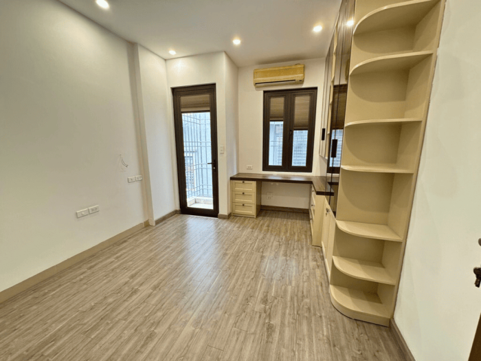 Bán nhà đẹp đường Láng, dân xây, phân lô vuông vắn, sát ô tô, full nội thất - Hình ảnh 3
