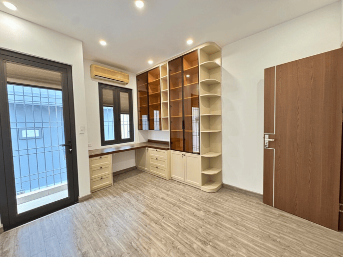 Bán nhà đẹp đường Láng, dân xây, phân lô vuông vắn, sát ô tô, full nội thất - Hình ảnh 2