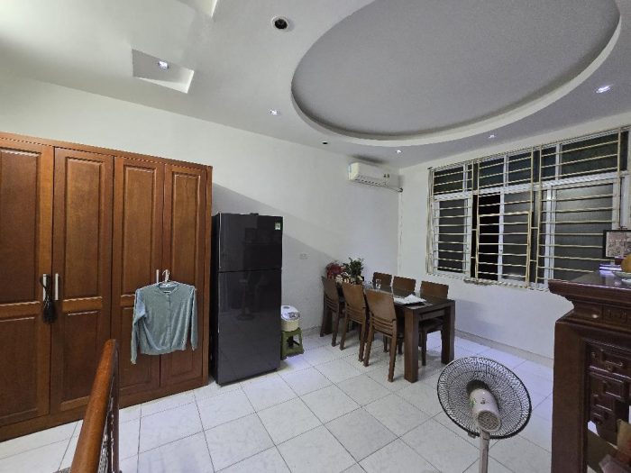 Bán nhà Đội Cấn, vị trí đẹp, gần phố, diện tích 30m2