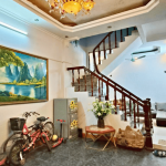 Bán nhà đường Láng, dân xây, sổ vuông vắn nở hậu đẹp, diện tích 40m2