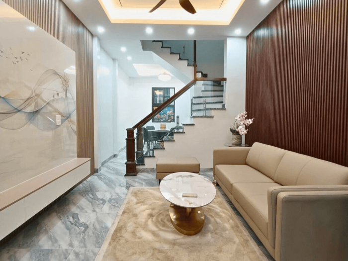 Bán nhà đường Láng, thoáng trước sau, sân để xe riêng, diện tích 45m2
