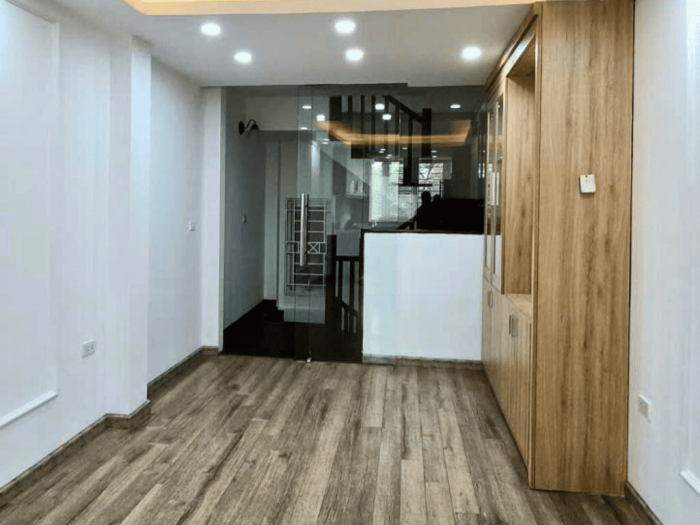 Bán nhà đẹp phố Phạm Ngọc Thạch, mặt ngõ ô tô tránh, kinh doanh sầm uất - Hình ảnh 2