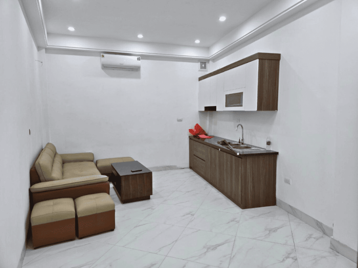 Bán nhà gần hồ Linh Quang, 6 tầng, 8 phòng, ngõ nông gần ô tô, 37m2