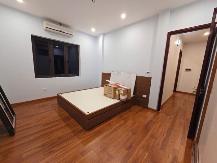 Bán nhà Đội Cấn, thang máy, gần phố, diện tích 57m2 - Hình ảnh 2