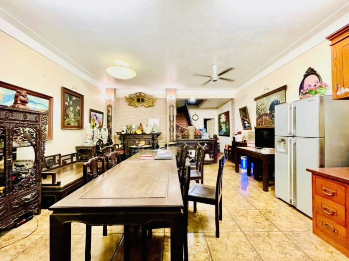 Bán nhà Hoàng Hoa Thám, diện tích rộng hiếm có, cách phố 30m, diện tích 80m2