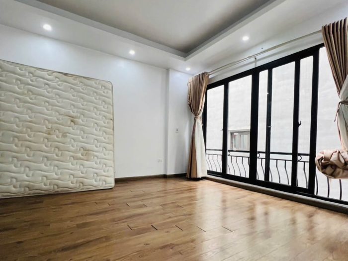 Bán nhà Lạc Long Quân, nhà đẹp 5 tầng, diện tích 30m2 - Hình ảnh 3