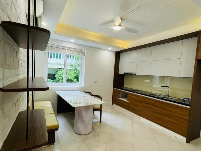 Bán nhà Nghi Tàm – gần ô tô, gần Hồ Tây, doanh thu cho thuê ổn định, diện tích 56m2