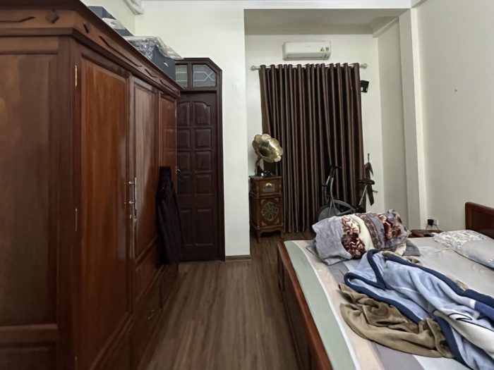Bán nhà Nguyễn Khánh Toàn, gần phố, nhà xây chắc chắn, diện tích 32m2