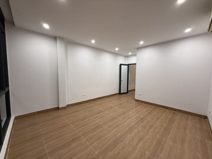 Bán nhà Trần Duy Hưng, hai mặt thoáng, ngõ rộng kinh doanh nhỏ, diện tích 60m2 - Hình ảnh 2