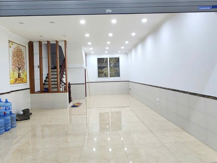 Bán nhà Trung Kính, ô tô vào nhà, nội thất gỗ quý 3 tỷ, diện tích 65m2 - Hình ảnh 3