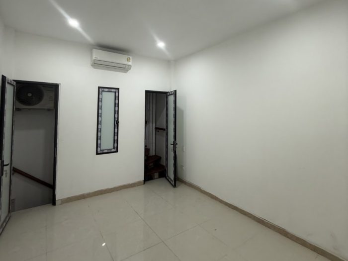 (TM) Bán nhà Lạc Long Quân, ô tô qua nhà, thang máy, gần Hồ Tây, diện tích 47m2 - Hình ảnh 4