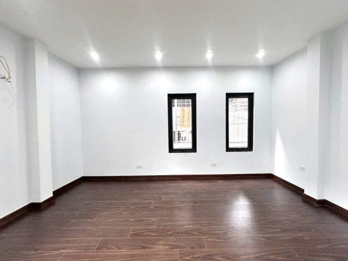 Bán nhà Đội Cấn, lô góc, ngõ thông Kim Mã Thượng, diện tích 31m2