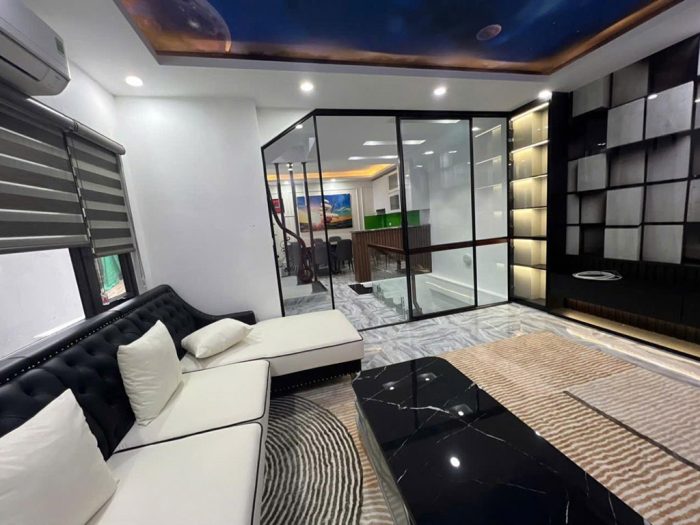 Bán nhà Đội Cấn, mặt tiền rộng hiếm có, diện tích 42m2