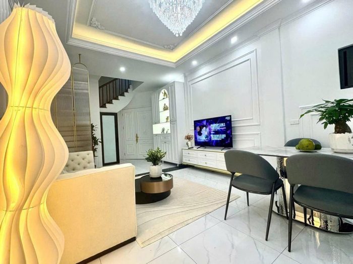 Bán nhà Ngọc Hà, lô góc 2 thoáng, nội thất tân cổ điển, diện tích 34m2